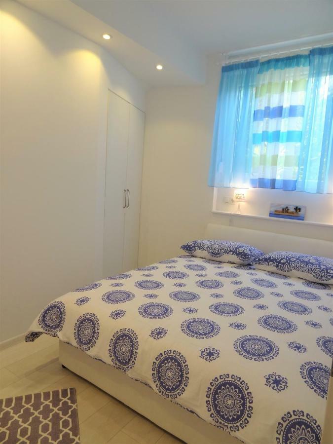 Apartment Bezic Каштела Екстер'єр фото