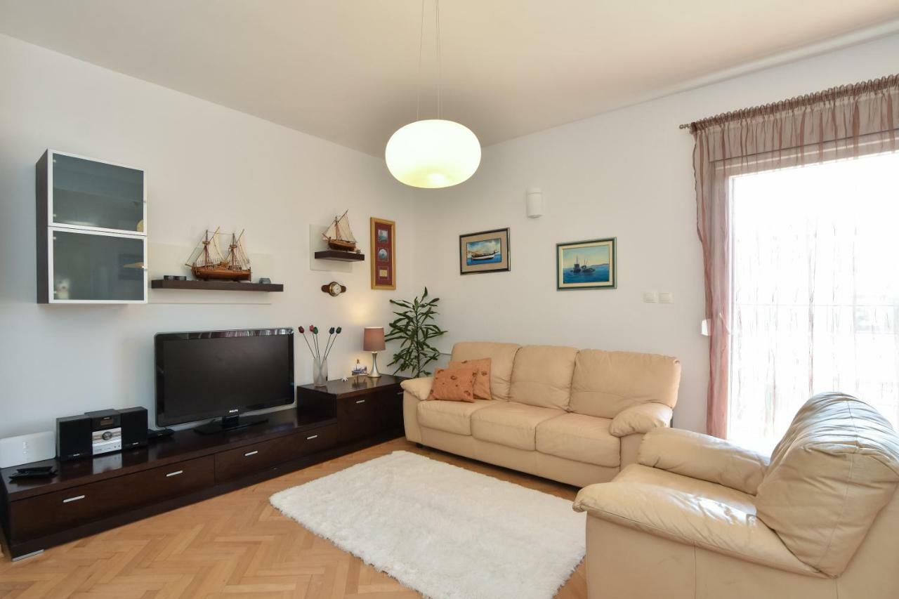 Apartment Bezic Каштела Екстер'єр фото