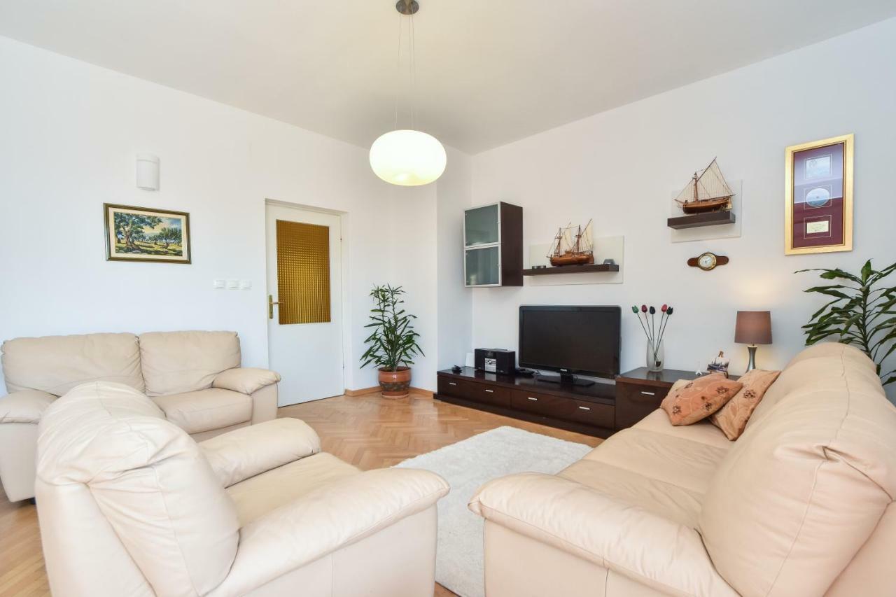 Apartment Bezic Каштела Екстер'єр фото