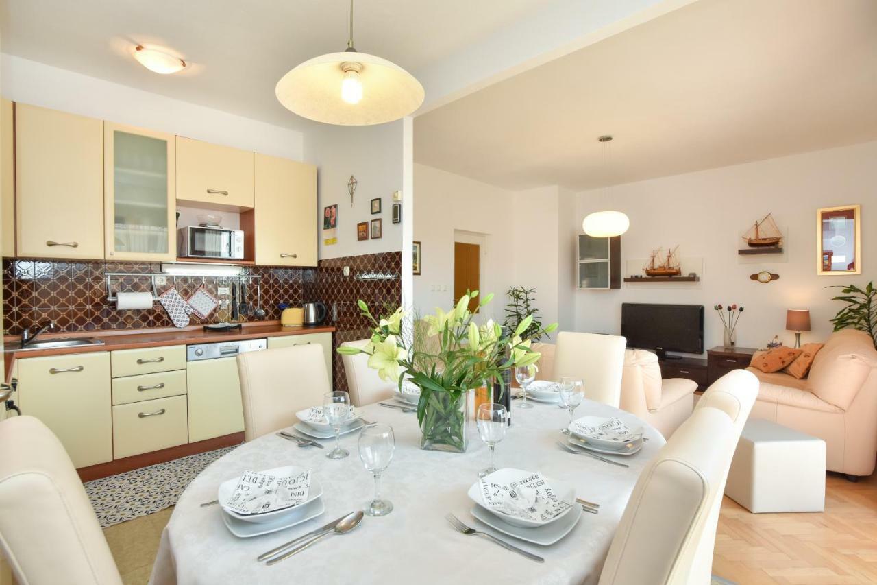 Apartment Bezic Каштела Екстер'єр фото