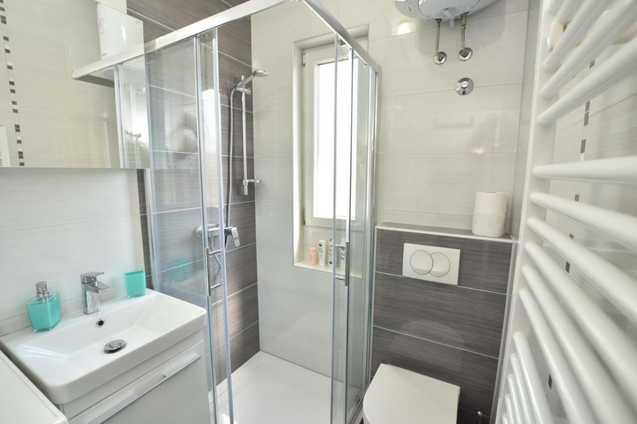 Apartment Bezic Каштела Екстер'єр фото